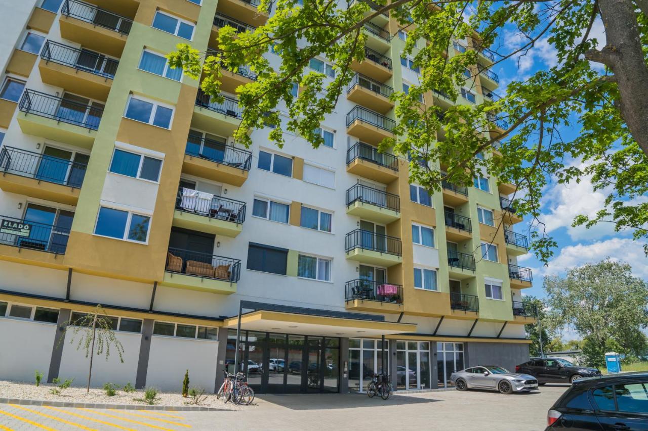 Myflat Top Panorama 909 Apartment Siofok Luaran gambar